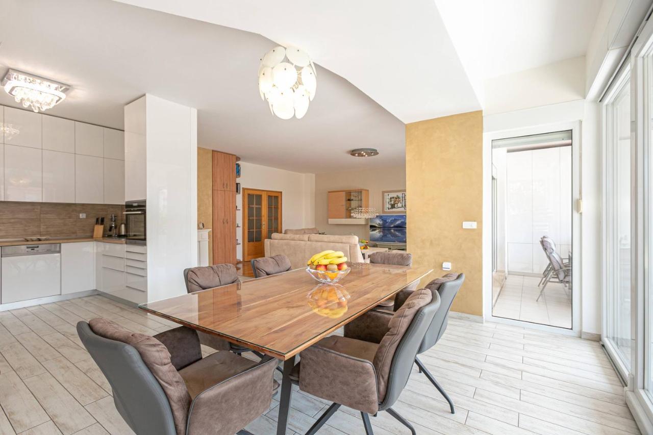 Apartment Relax Whit Big Terrace 170M2 Near The Beach Split Exterior foto