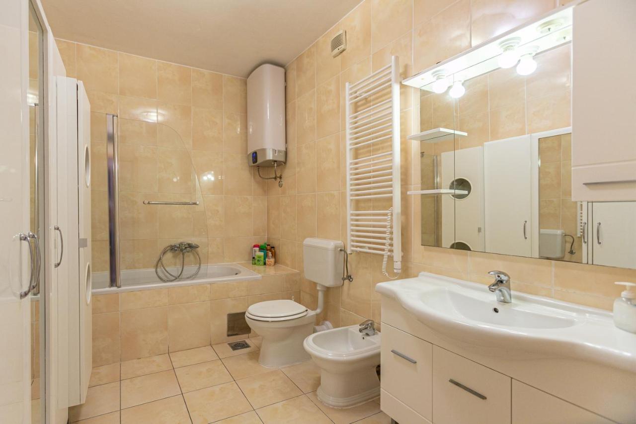 Apartment Relax Whit Big Terrace 170M2 Near The Beach Split Exterior foto